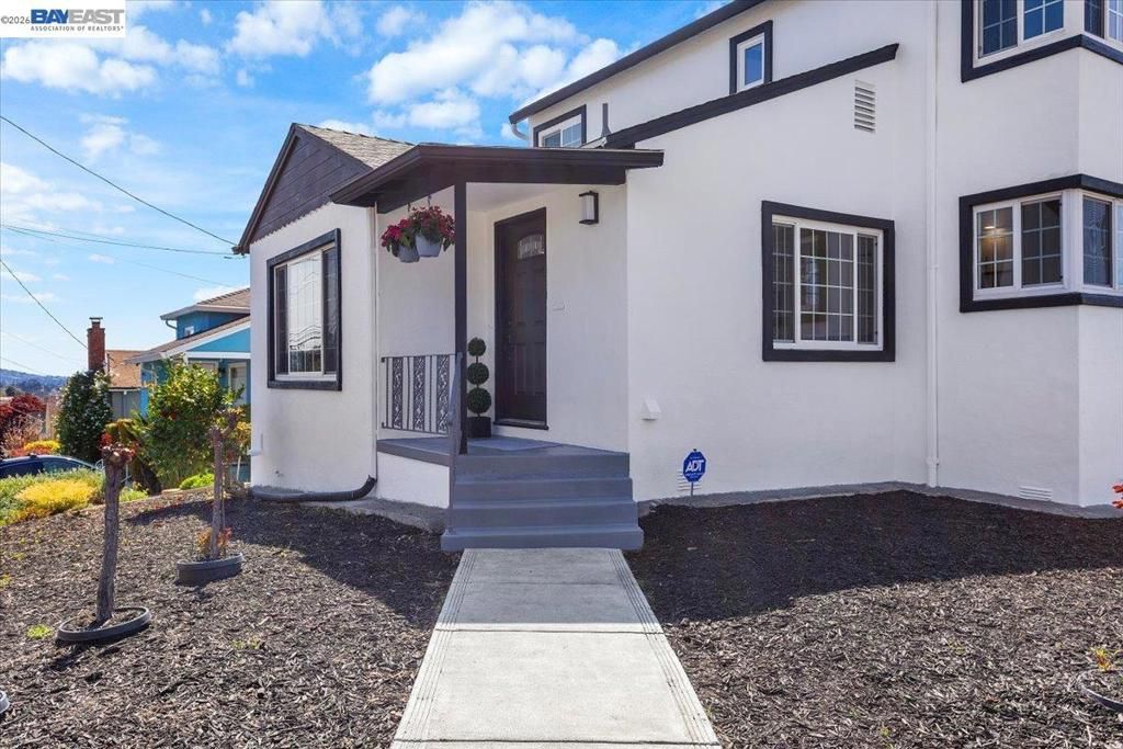 Image 22 of property listing at 5301 Brann ST, Oakland, CA 94619