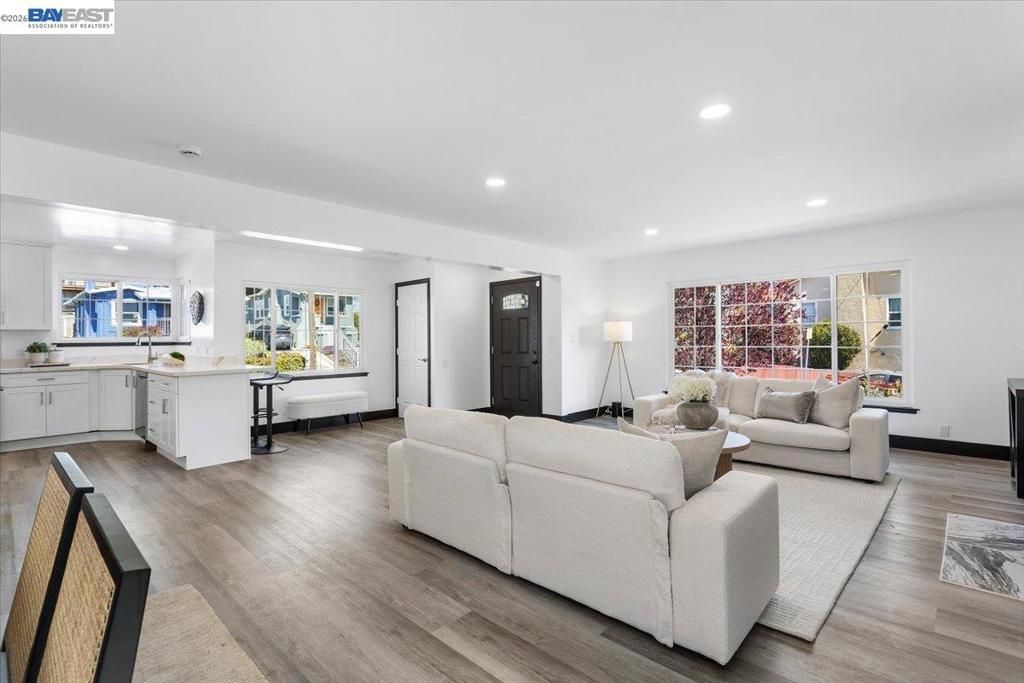 Image 30 of property listing at 5301 Brann ST, Oakland, CA 94619