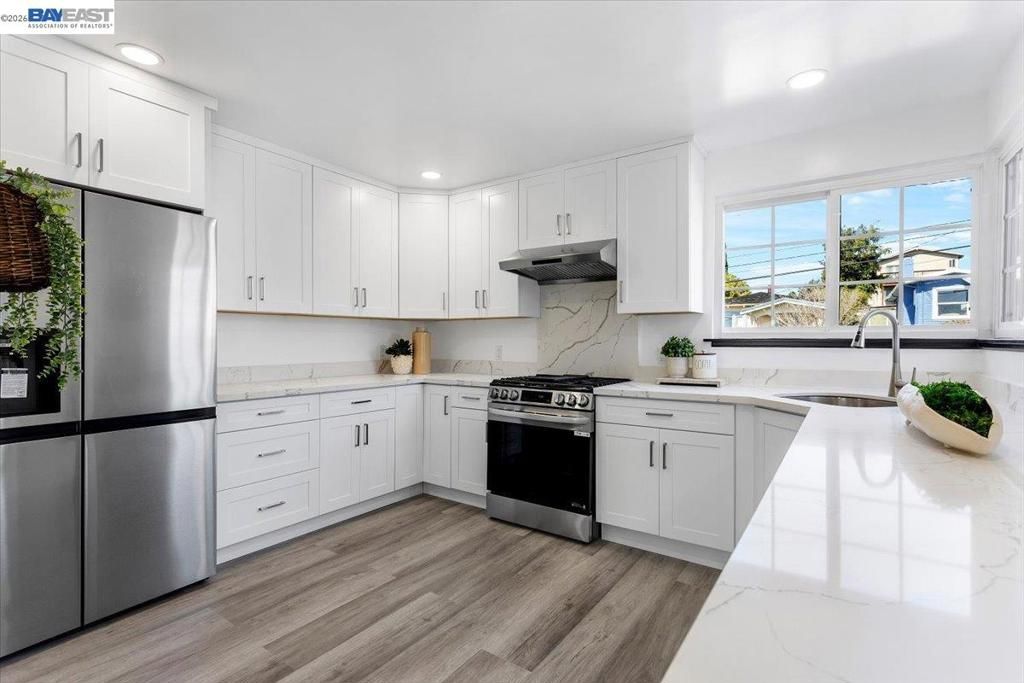 Image 34 of property listing at 5301 Brann ST, Oakland, CA 94619