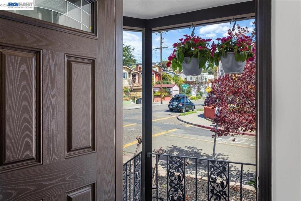 Image 40 of property listing at 5301 Brann ST, Oakland, CA 94619