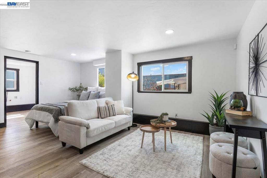 Image 63 of property listing at 5301 Brann ST, Oakland, CA 94619