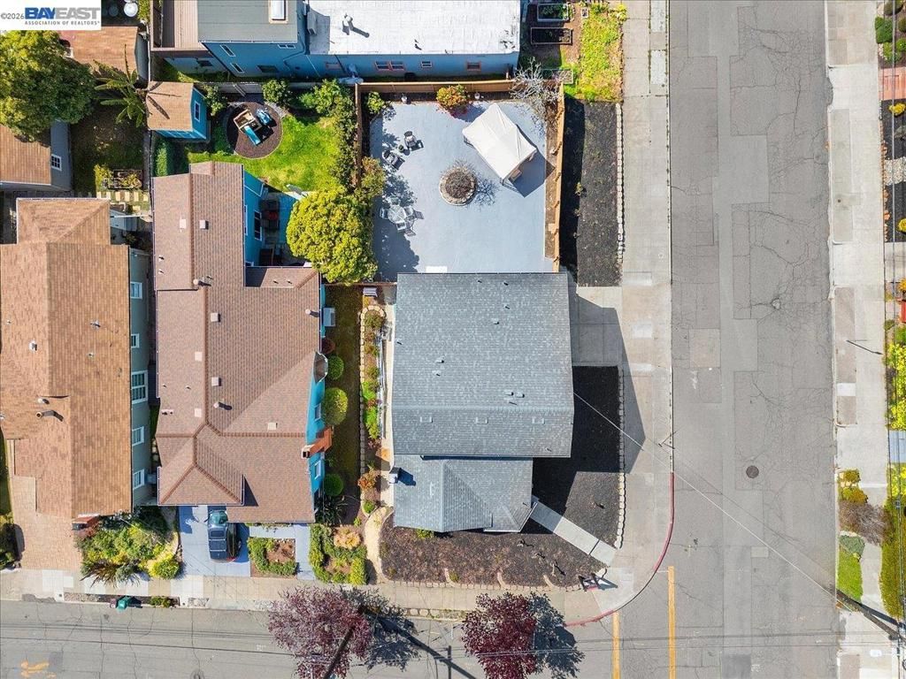 Image 87 of property listing at 5301 Brann ST, Oakland, CA 94619
