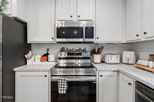 140 Jim Cable Road, Elizabethton, TN 37643