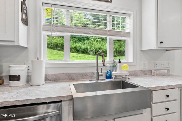 140 Jim Cable Road, Elizabethton, TN 37643