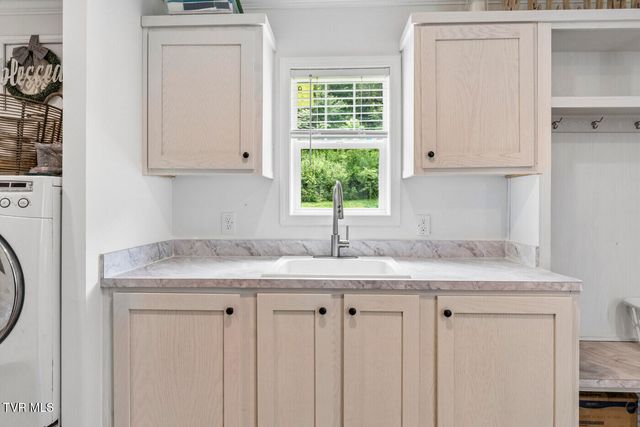 140 Jim Cable Road, Elizabethton, TN 37643