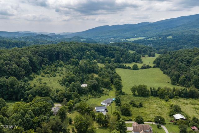 140 Jim Cable Road, Elizabethton, TN 37643