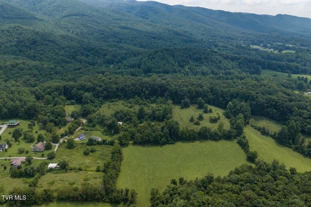 140 Jim Cable Road, Elizabethton, TN 37643