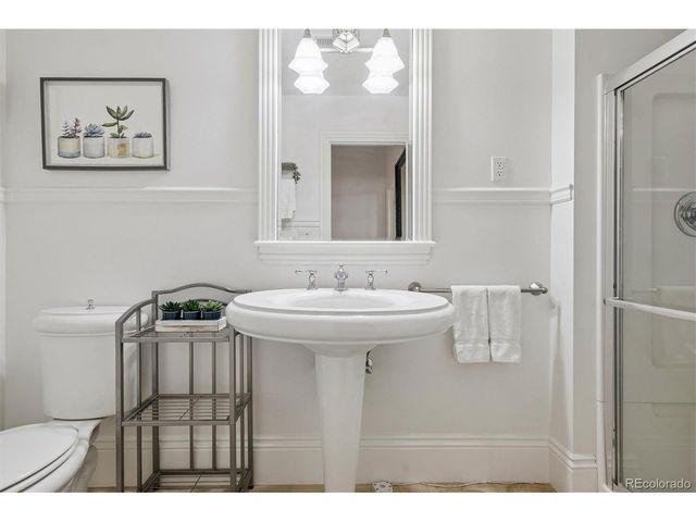 2700 E 4th Ave, Denver, CO 80206