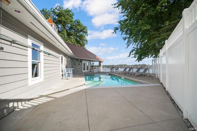 16290 Pretty Lake Road, Plymouth, IN 46563