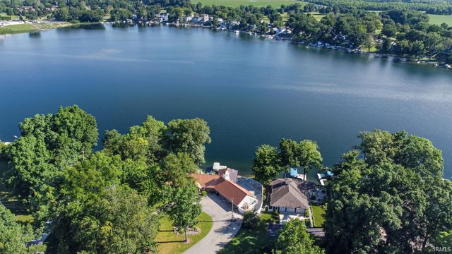 16290 Pretty Lake Road, Plymouth, IN 46563