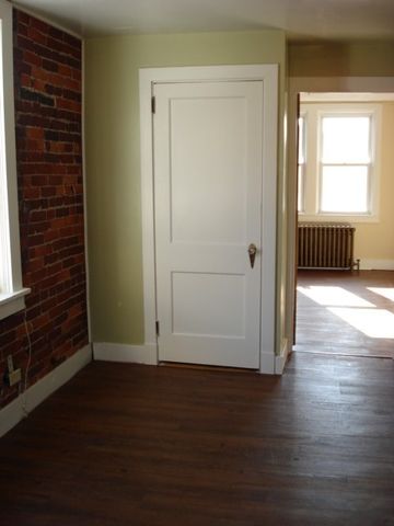 223 42nd St, Lawrenceville, PA 15201