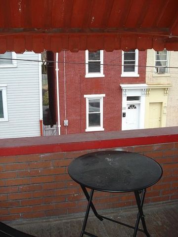 223 42nd St, Lawrenceville, PA 15201