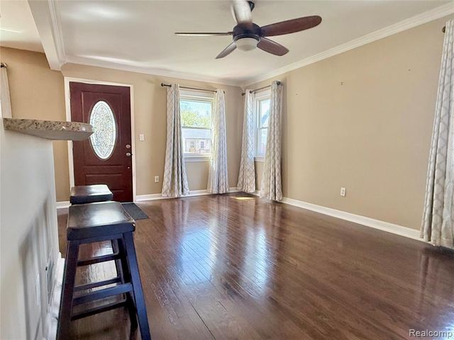252 W Rutgers Avenue, Pontiac, MI 48340