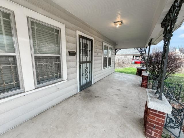 1047 N HIGHLAND AVE, Memphis, TN 38122