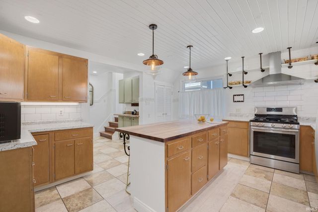337 Edgewater Drive, Mishawaka, IN 46545