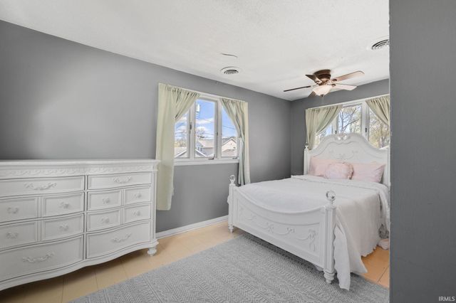 337 Edgewater Drive, Mishawaka, IN 46545