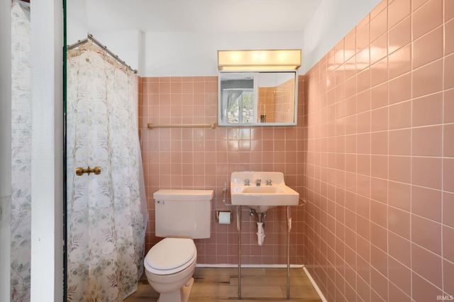 337 Edgewater Drive, Mishawaka, IN 46545