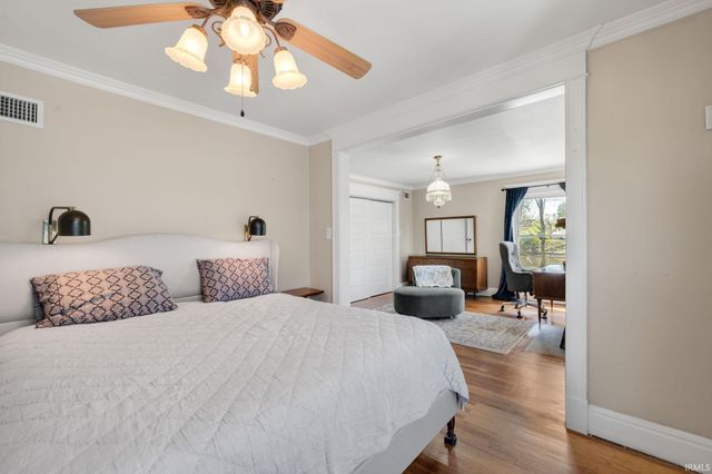 337 Edgewater Drive, Mishawaka, IN 46545
