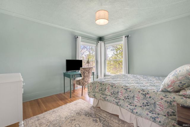 337 Edgewater Drive, Mishawaka, IN 46545