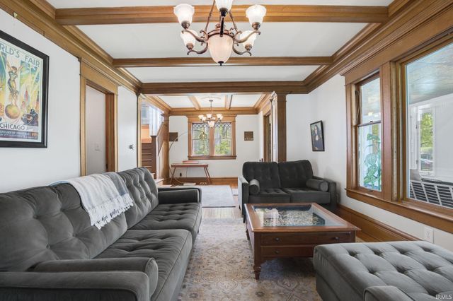 337 Edgewater Drive, Mishawaka, IN 46545