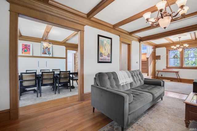 337 Edgewater Drive, Mishawaka, IN 46545