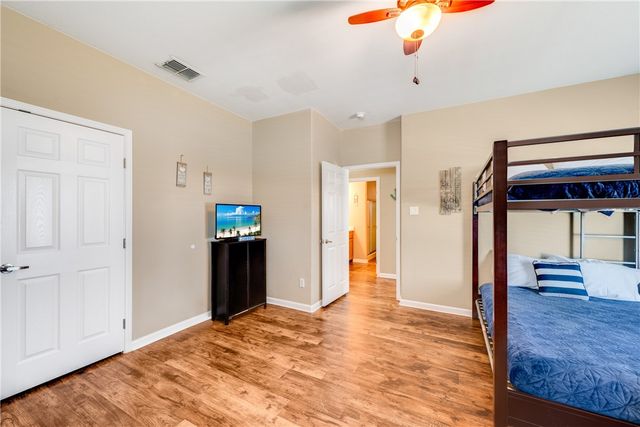 689 Morgan Cr, Port Aransas, TX 78373
