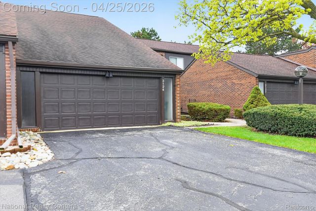 3124 Lindenwood Drive, Dearborn, MI 48120