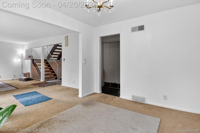 3124 Lindenwood Drive, Dearborn, MI 48120