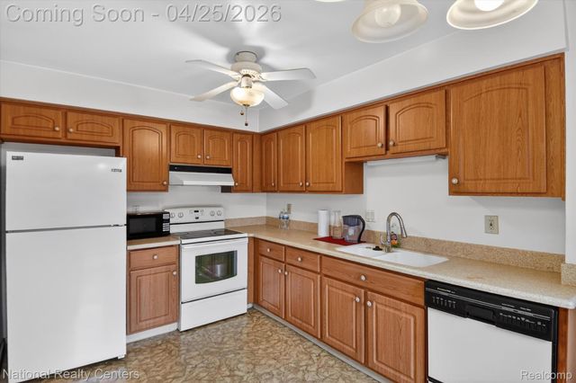 3124 Lindenwood Drive, Dearborn, MI 48120
