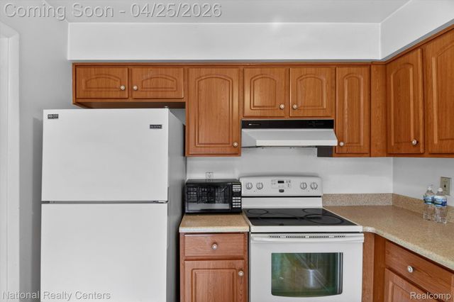 3124 Lindenwood Drive, Dearborn, MI 48120