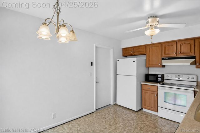 3124 Lindenwood Drive, Dearborn, MI 48120