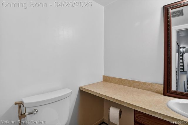 3124 Lindenwood Drive, Dearborn, MI 48120