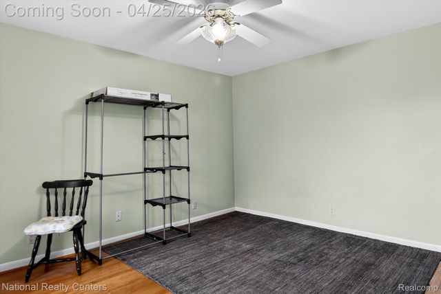 3124 Lindenwood Drive, Dearborn, MI 48120