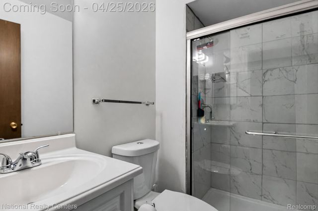 3124 Lindenwood Drive, Dearborn, MI 48120