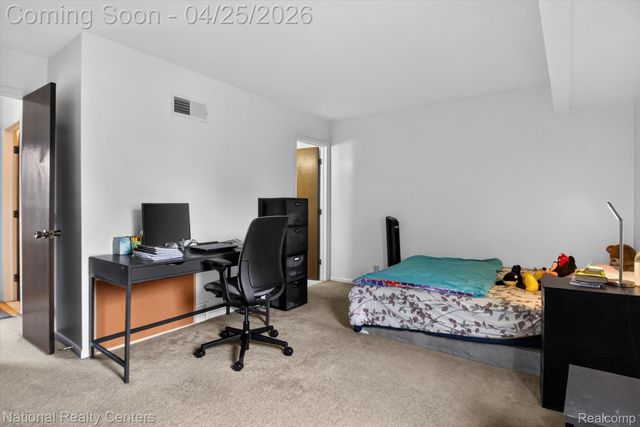 3124 Lindenwood Drive, Dearborn, MI 48120