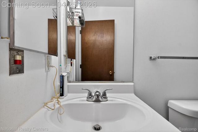 3124 Lindenwood Drive, Dearborn, MI 48120