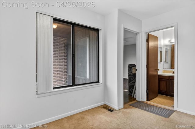 3124 Lindenwood Drive, Dearborn, MI 48120