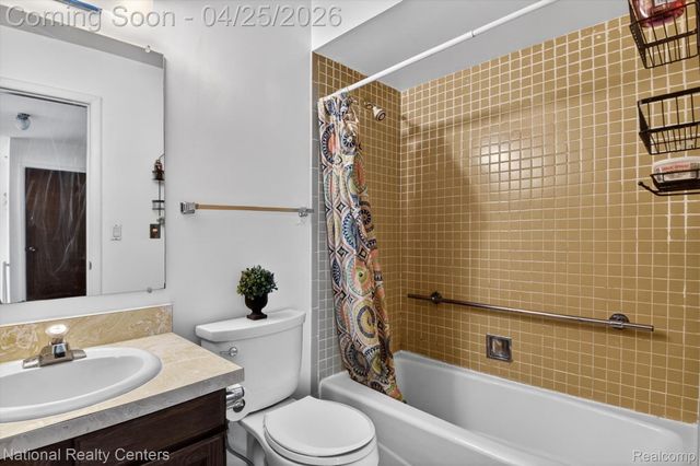 3124 Lindenwood Drive, Dearborn, MI 48120