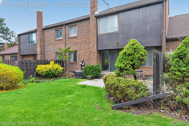 3124 Lindenwood Drive, Dearborn, MI 48120