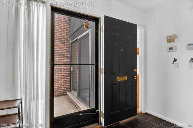 3124 Lindenwood Drive, Dearborn, MI 48120