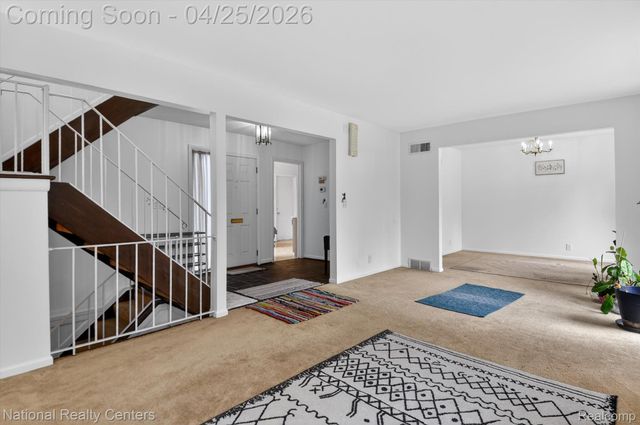 3124 Lindenwood Drive, Dearborn, MI 48120