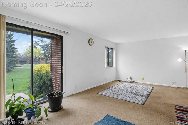 3124 Lindenwood Drive, Dearborn, MI 48120