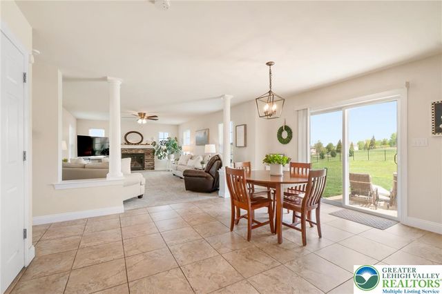 208 East Dell Road, Bushkill Twp, PA 18014