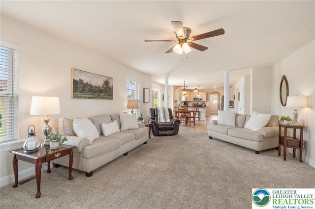 208 East Dell Road, Bushkill Twp, PA 18014