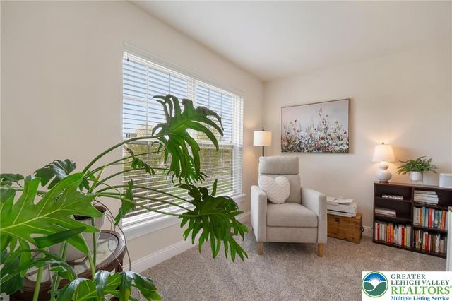 208 East Dell Road, Bushkill Twp, PA 18014