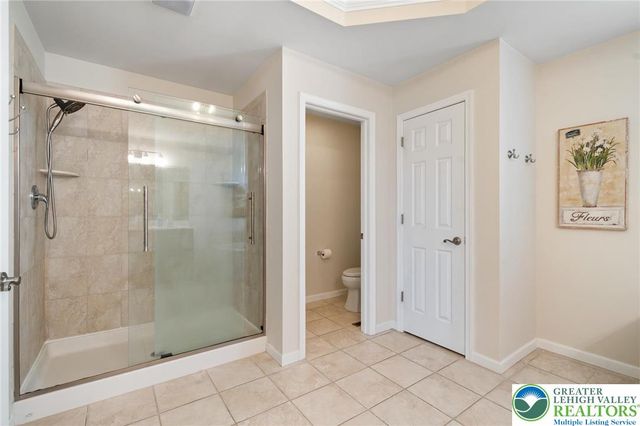 208 East Dell Road, Bushkill Twp, PA 18014