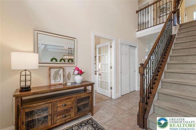 208 East Dell Road, Bushkill Twp, PA 18014