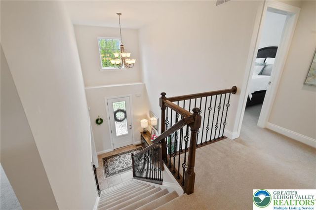 208 East Dell Road, Bushkill Twp, PA 18014