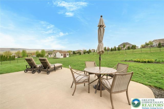 208 East Dell Road, Bushkill Twp, PA 18014