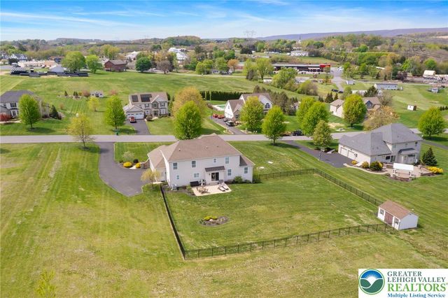 208 East Dell Road, Bushkill Twp, PA 18014